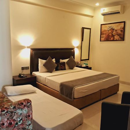 Hotel Anand Bhawan Neu-Delhi Exterior foto