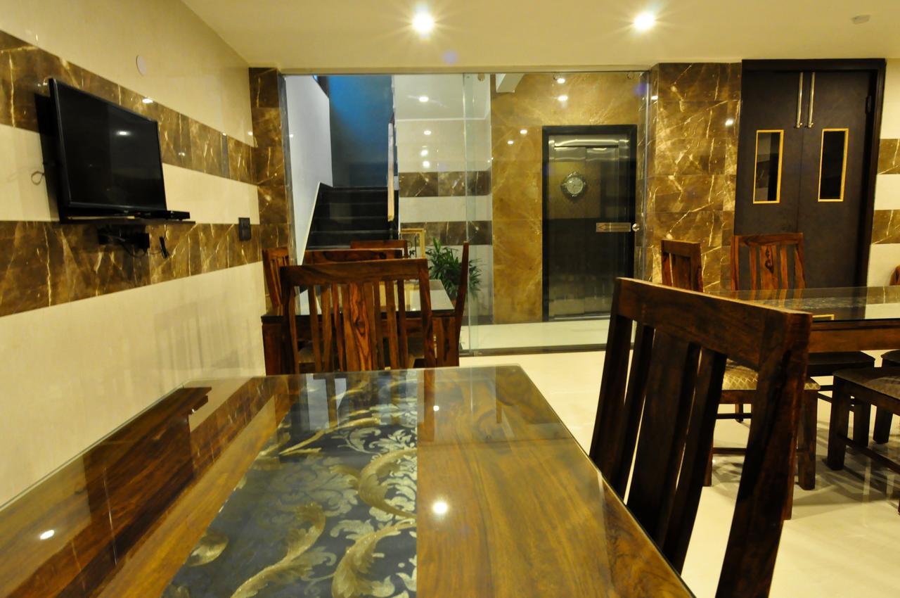 Hotel Anand Bhawan Neu-Delhi Exterior foto